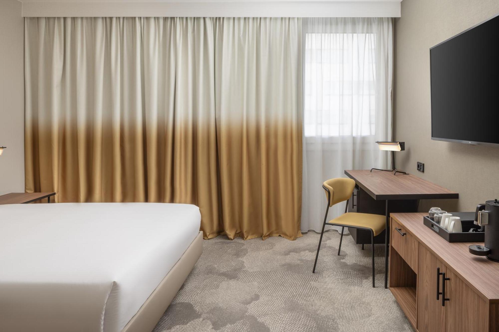 Hotel Hyatt Place Paris Charles De Gaulle Airport 4*